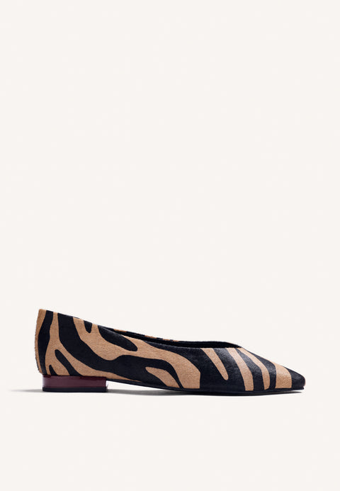 ANIMAL PRINT LEATHER BALLET FLATS