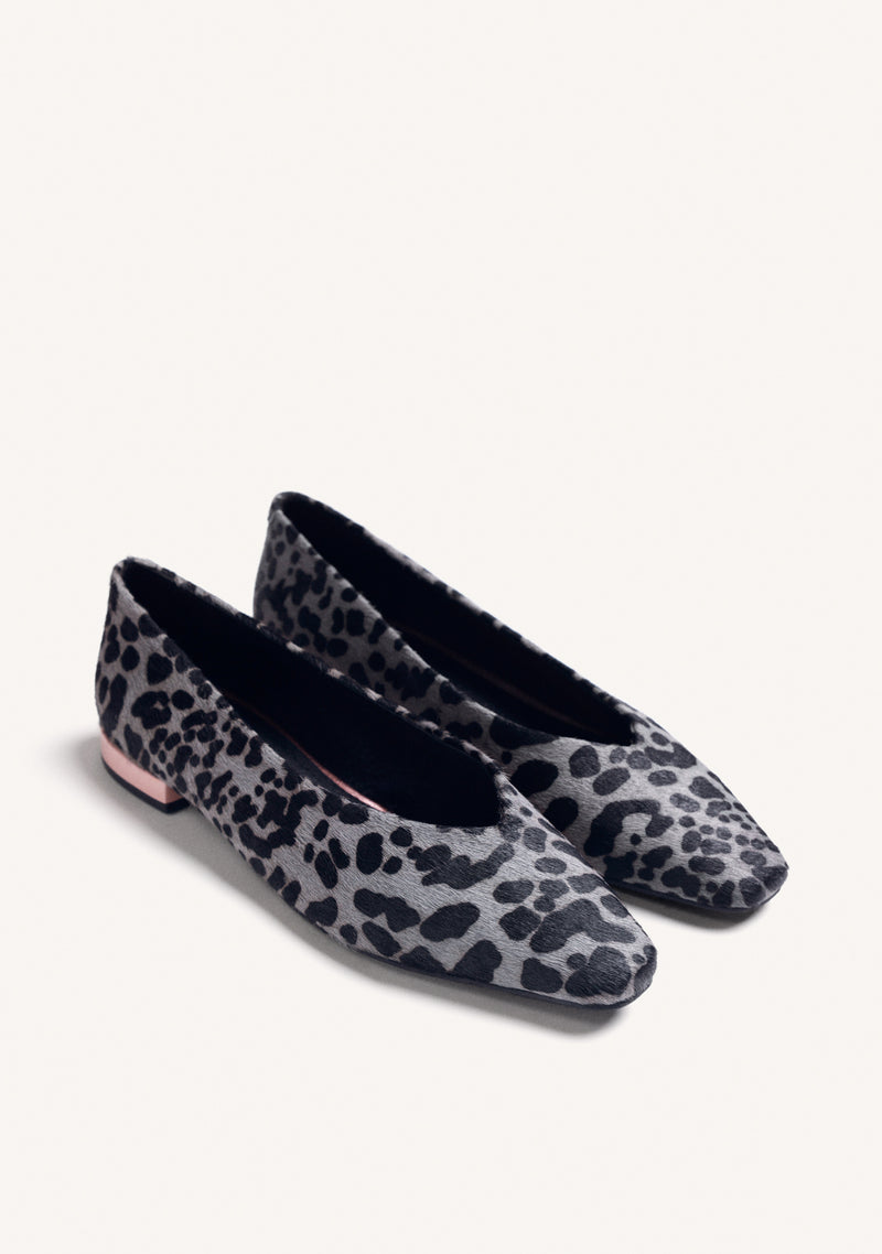 ANIMAL PRINT LEATHER BALLET FLATS