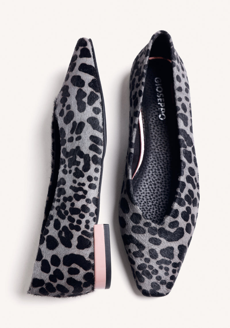 ANIMAL PRINT LEATHER BALLET FLATS