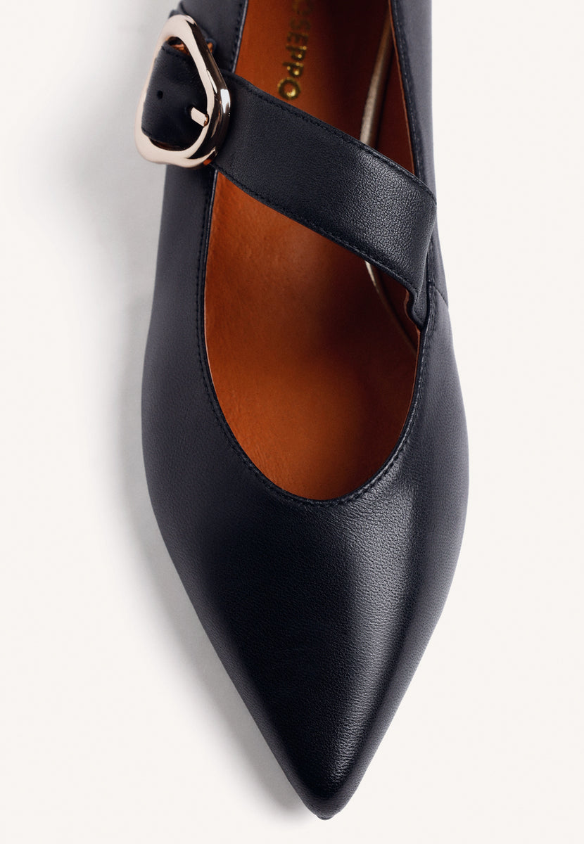 BLACK LEATHER BALLET FLATS WITH BUCKLE