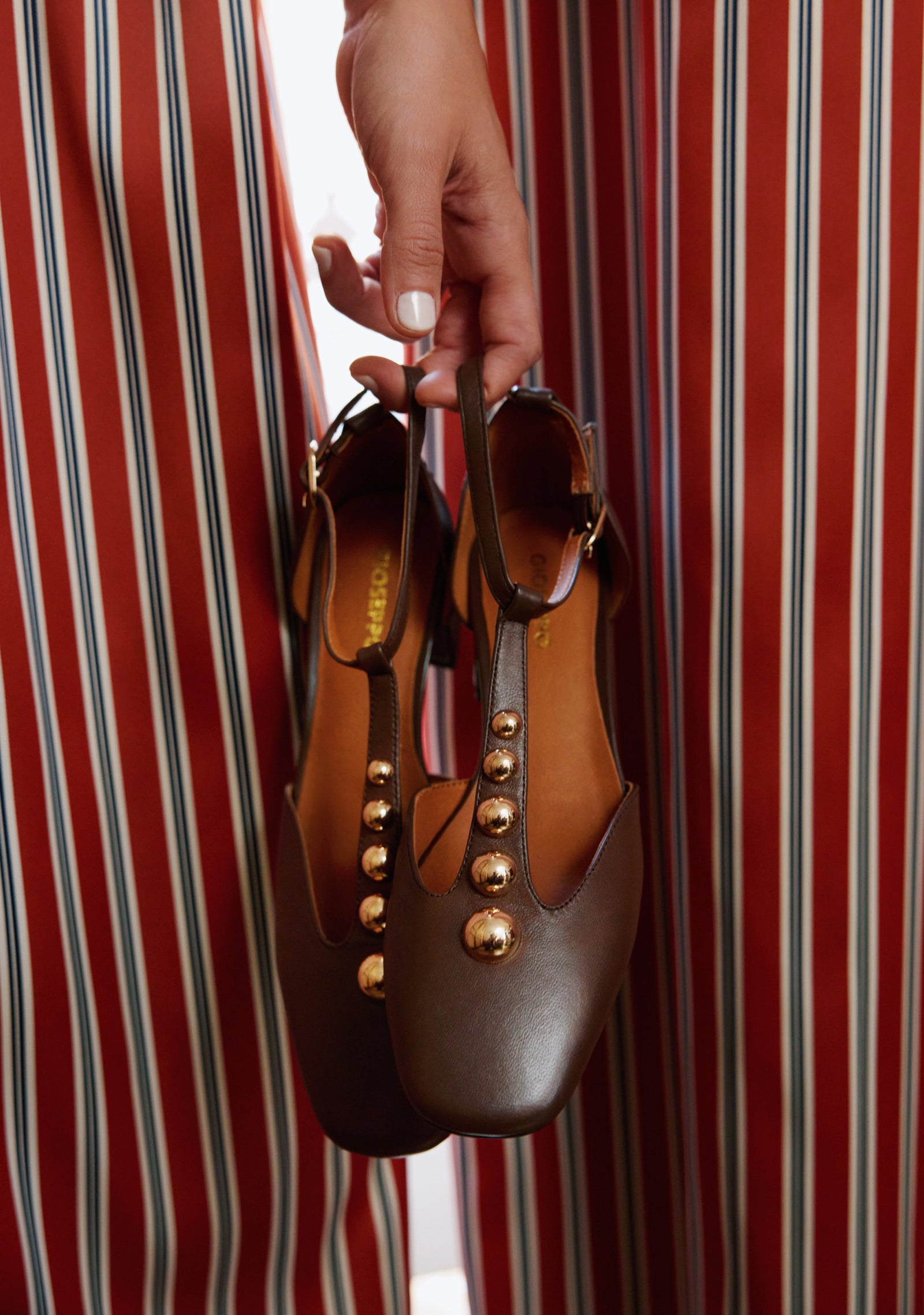 BROWN HEEL SHOES WITH STUDS