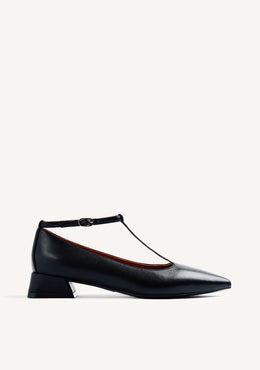 BLACK HEEL SHOES