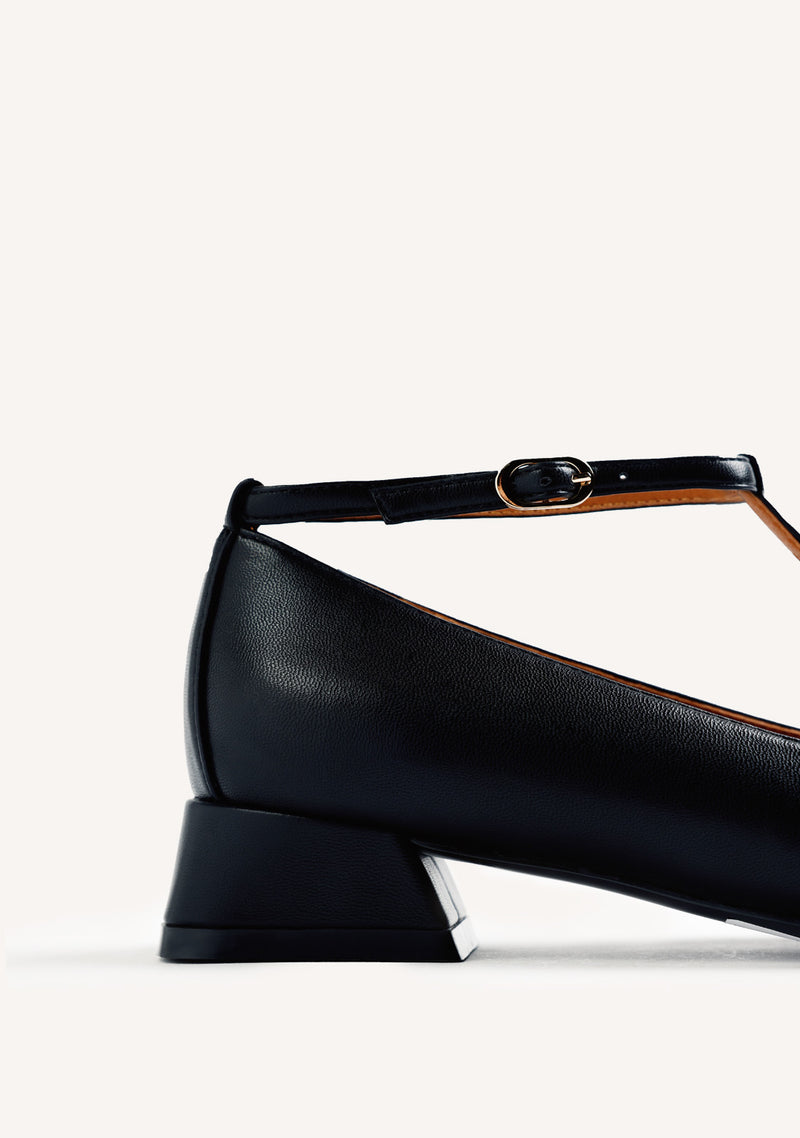 BLACK HEEL SHOES