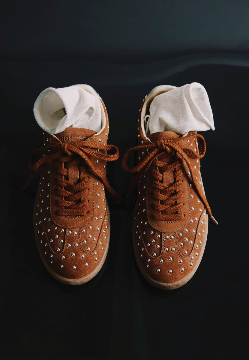 BROWN LEATHER SNEAKERS WITH STUDS