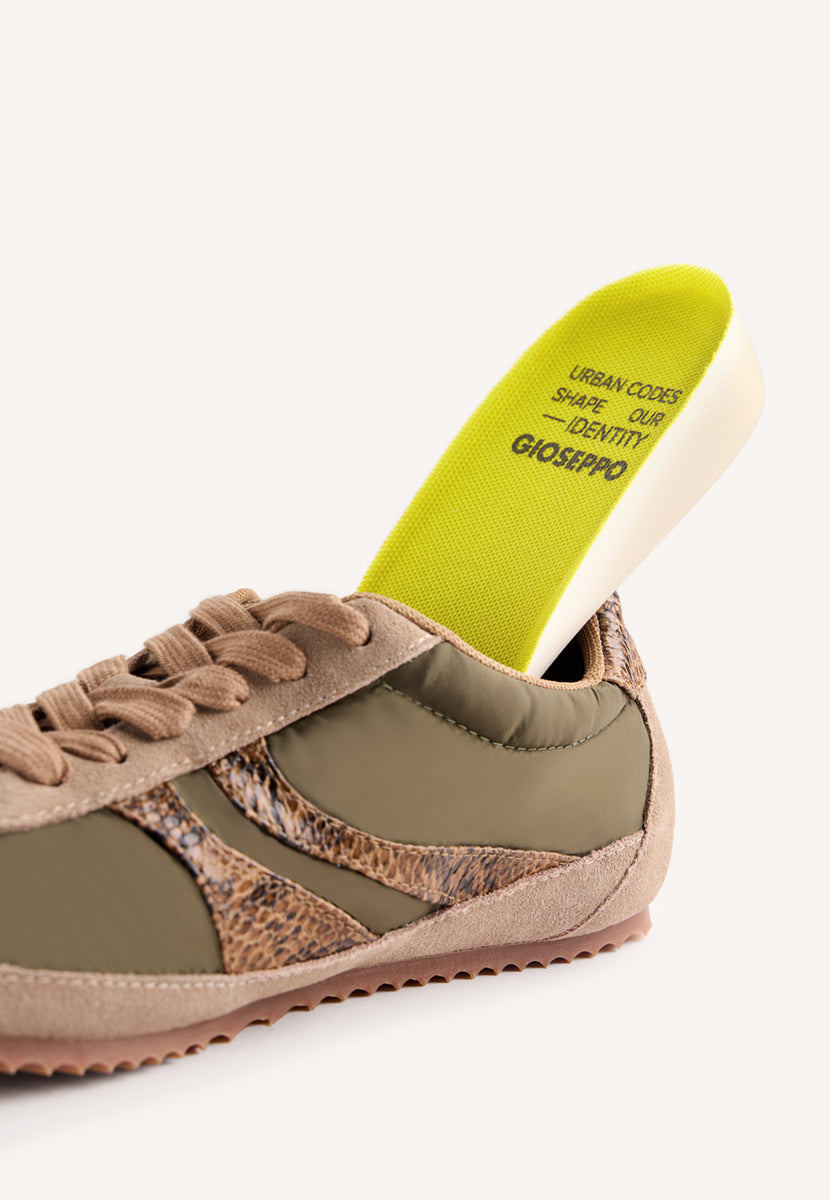 TÊNIS KAKI EM COURO E NYLON COM ANABELA