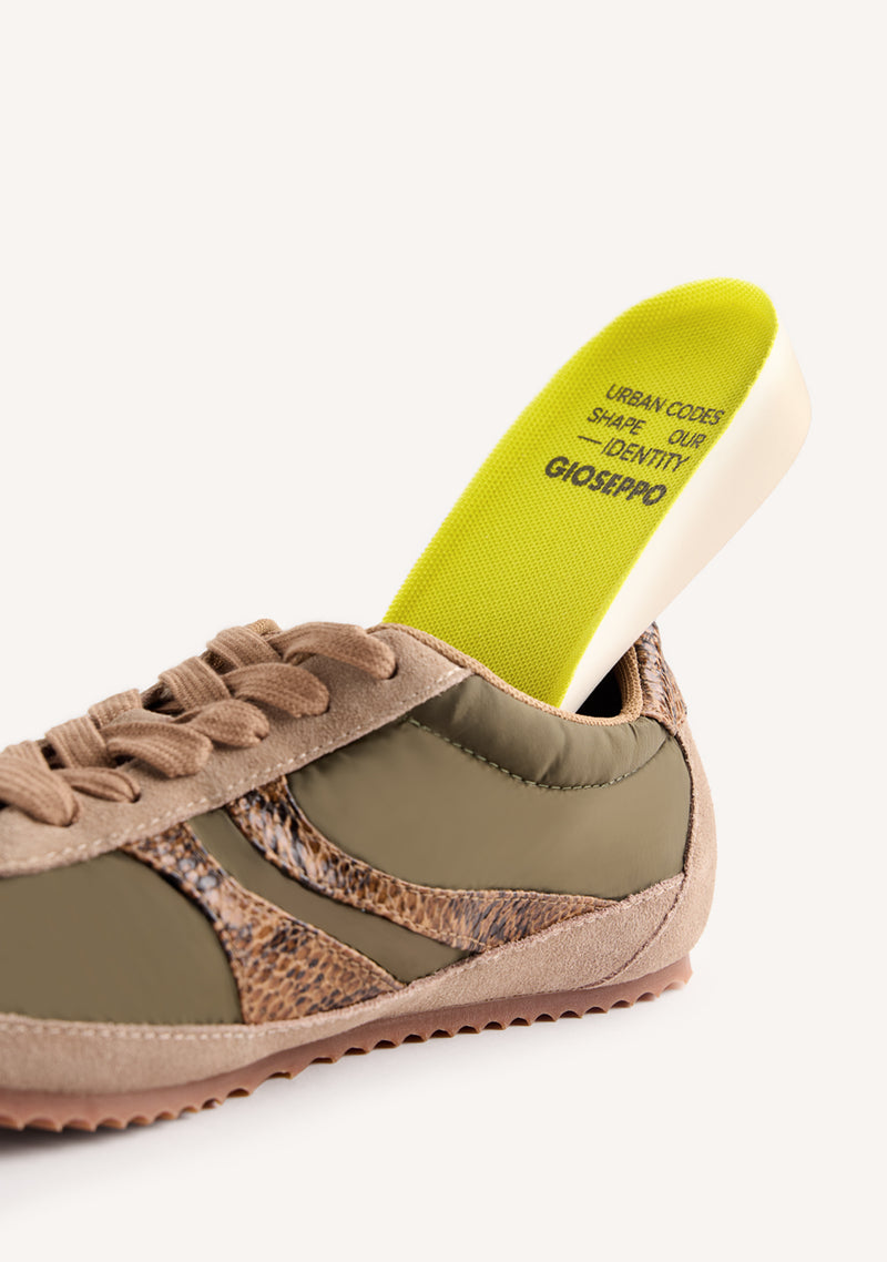 TÊNIS KAKI EM COURO E NYLON COM ANABELA