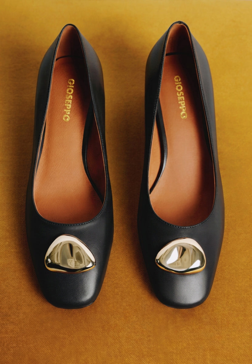 BLACK LEATHER HEEL SHOES WITH JEWEL