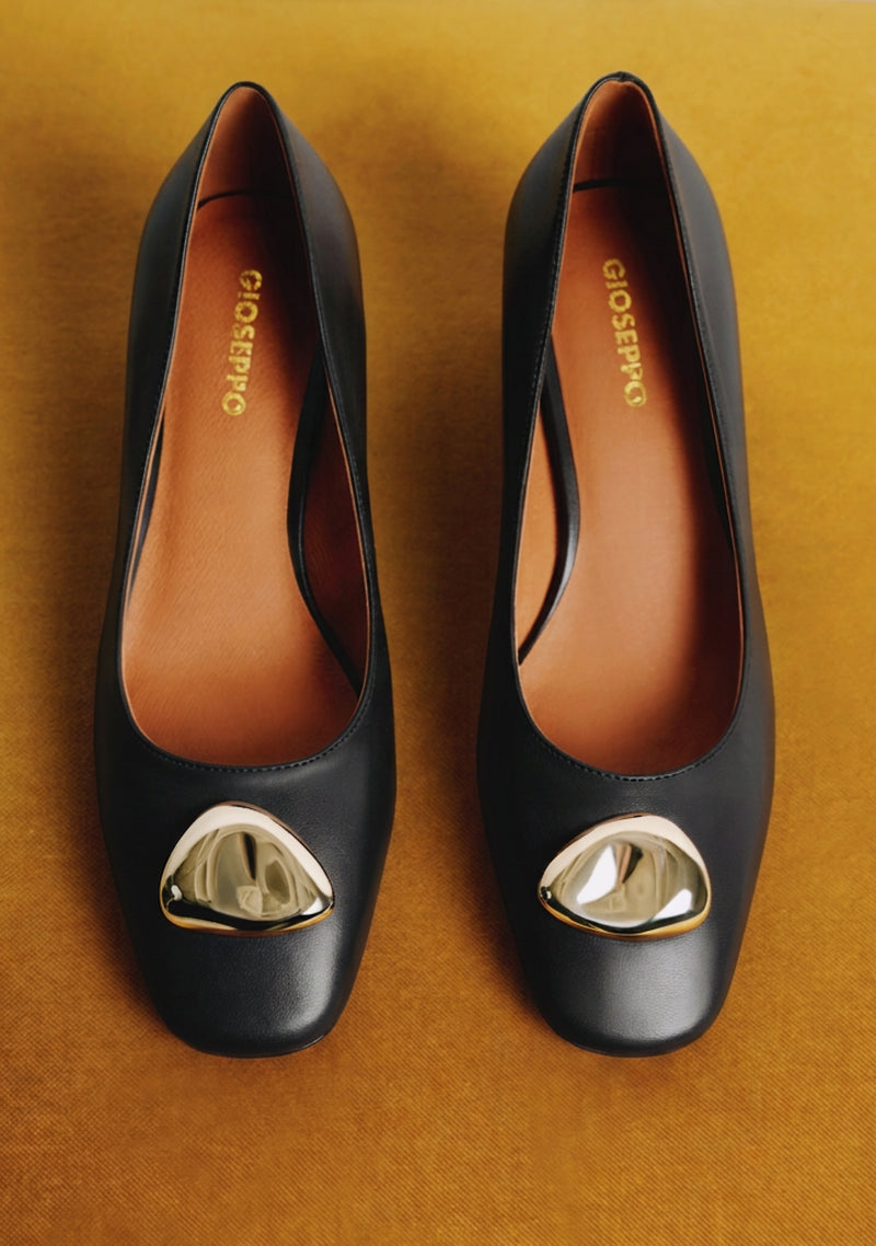 BLACK LEATHER HEEL SHOES WITH JEWEL