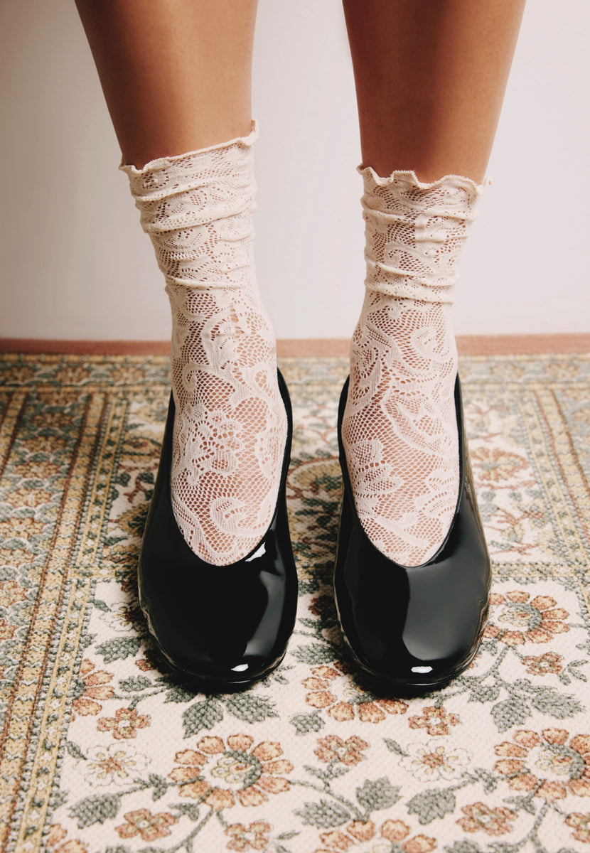 BLACK PATENT EFFECT HEEL SHOES