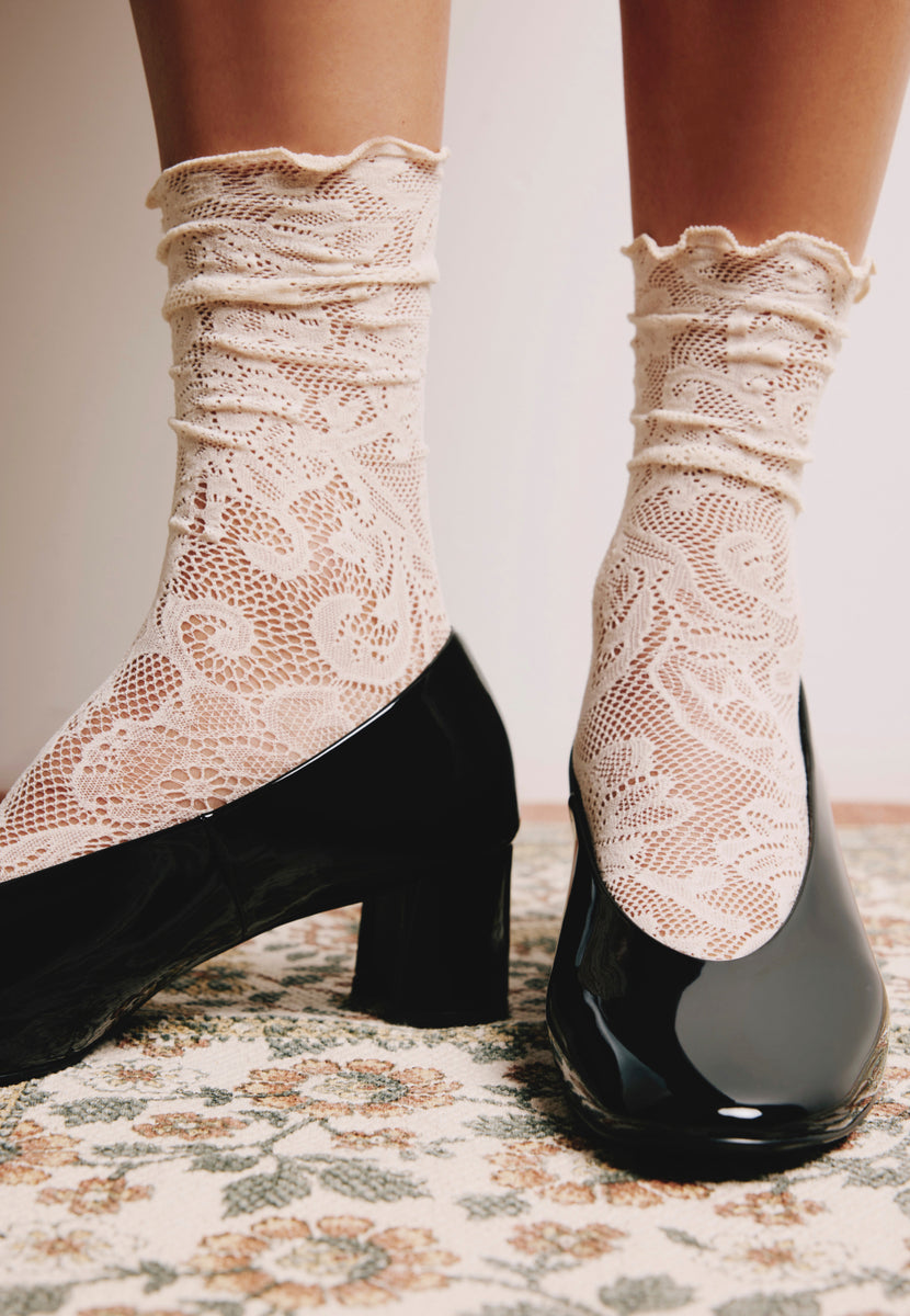 BLACK PATENT EFFECT HEEL SHOES