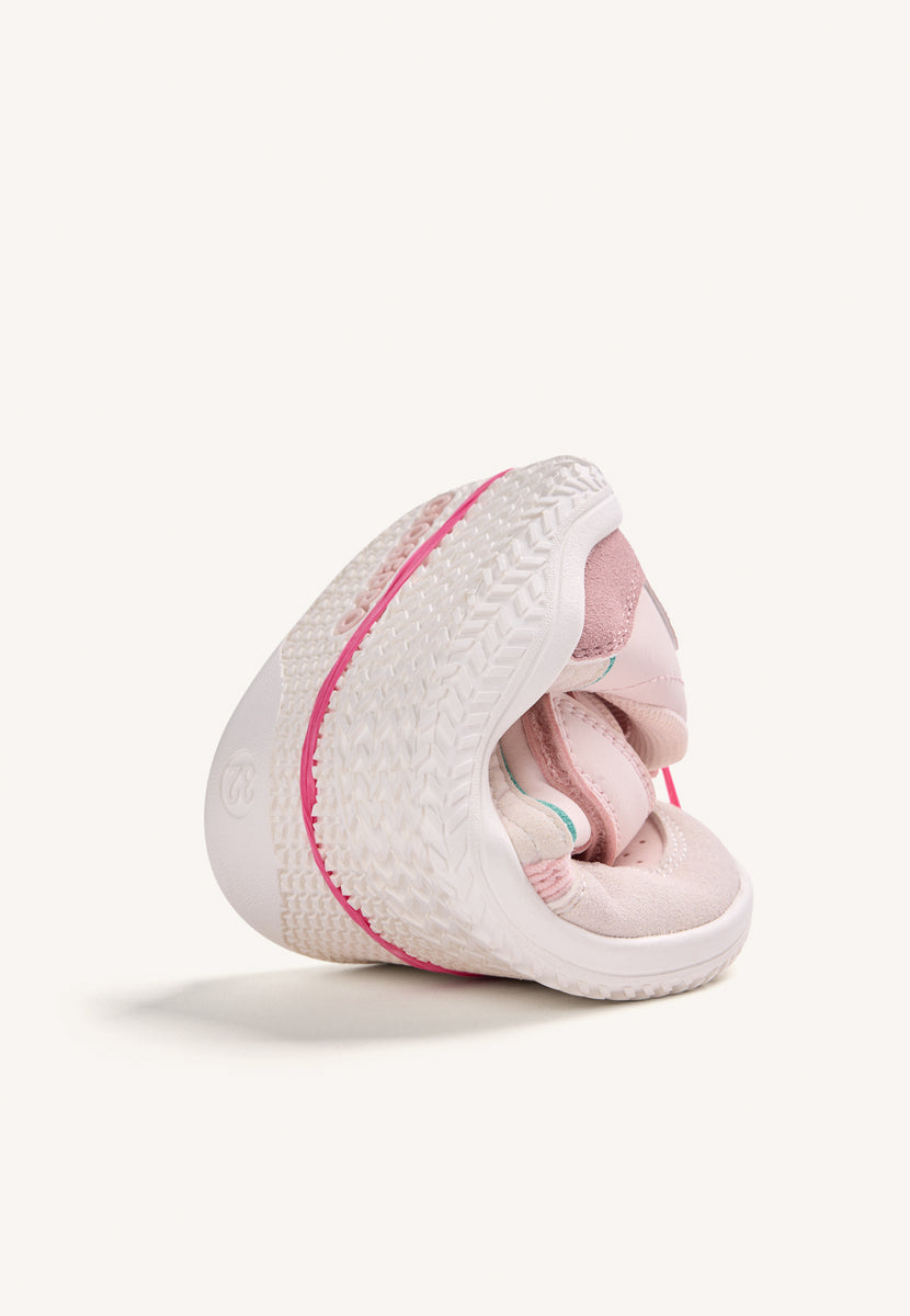 GIRL BAREFOOT SNEAKERS