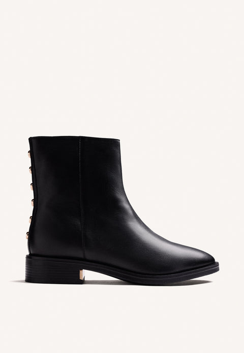 BLACK LEATHER ANKLE BOOTS WITH STUDS