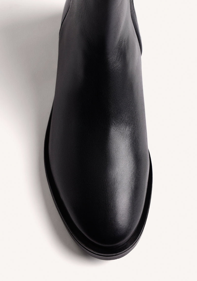 BLACK LEATHER ANKLE BOOTS WITH STUDS