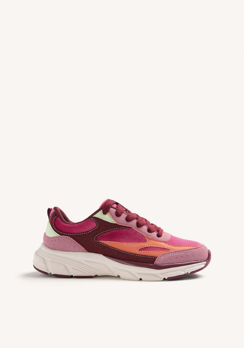 SPORTS SNEAKERS