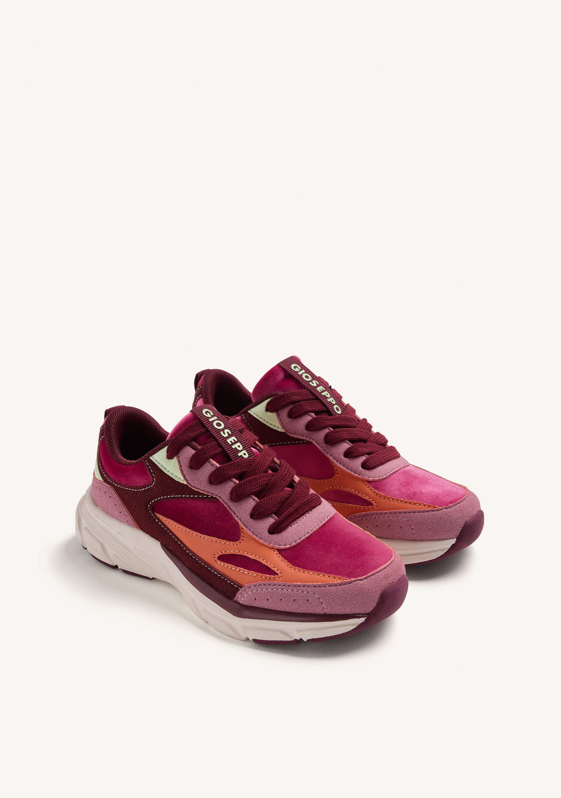 SPORTS SNEAKERS