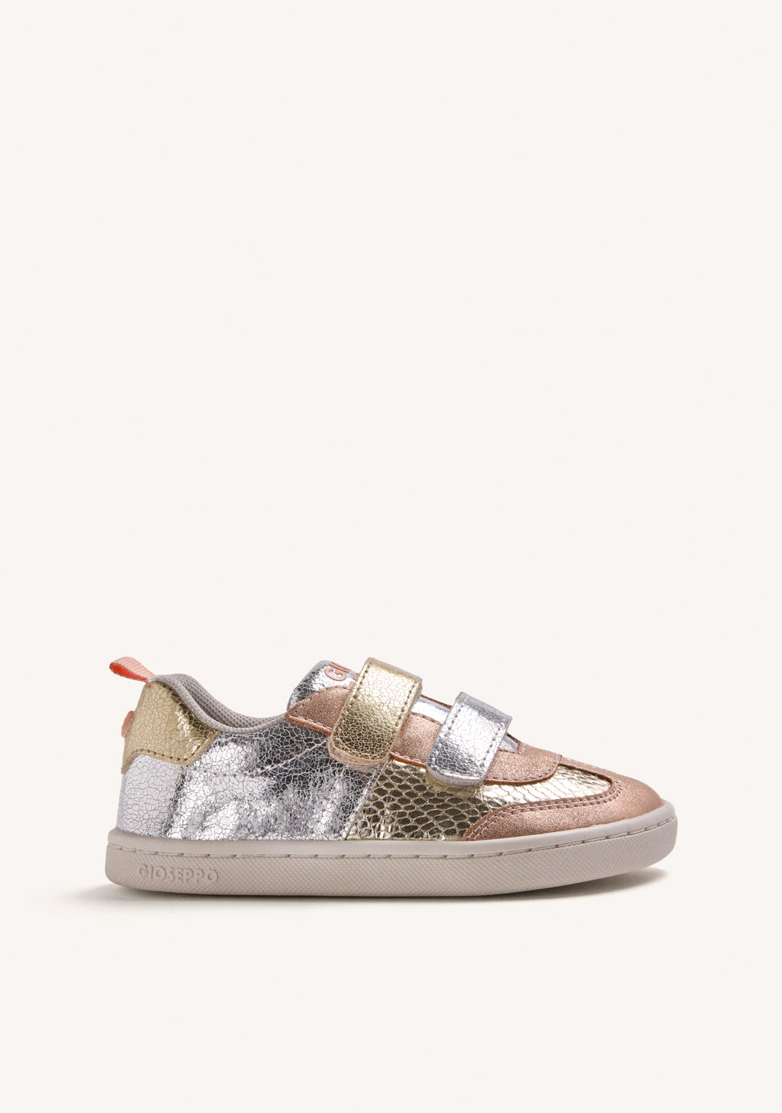 BAREFOOT SNEAKERS WITH CRACKLED EFFECT