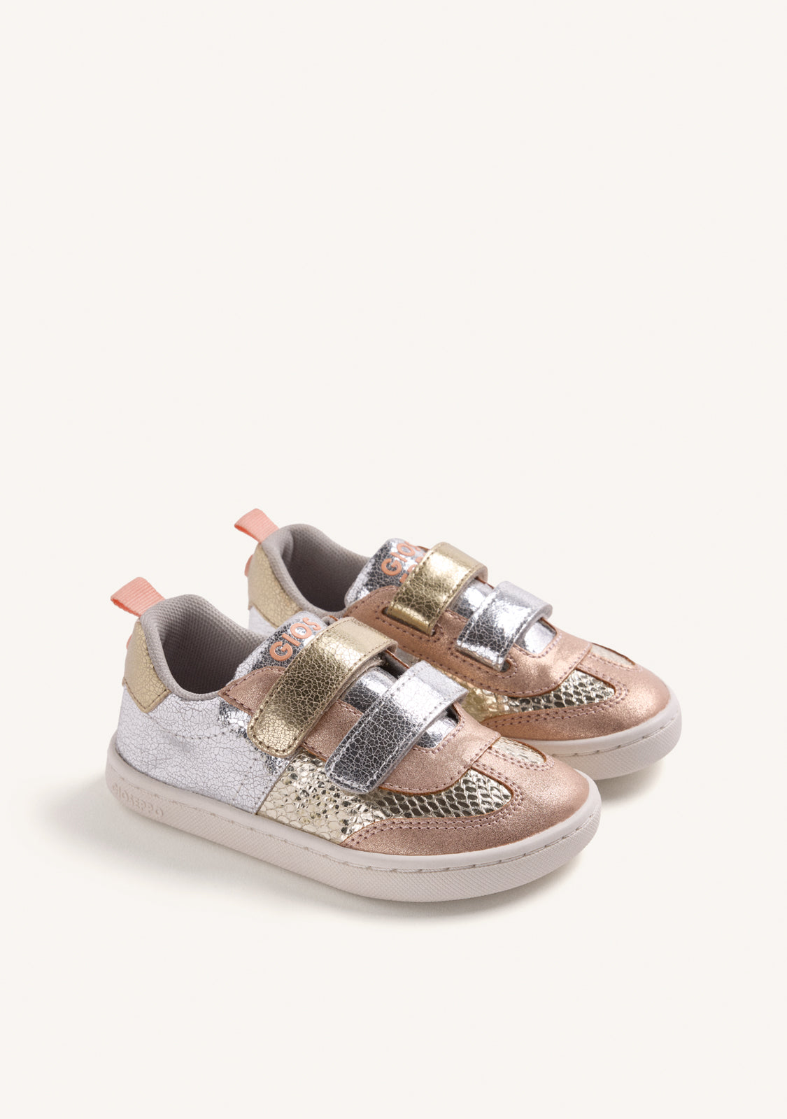 BAREFOOT SNEAKERS WITH CRACKLED EFFECT