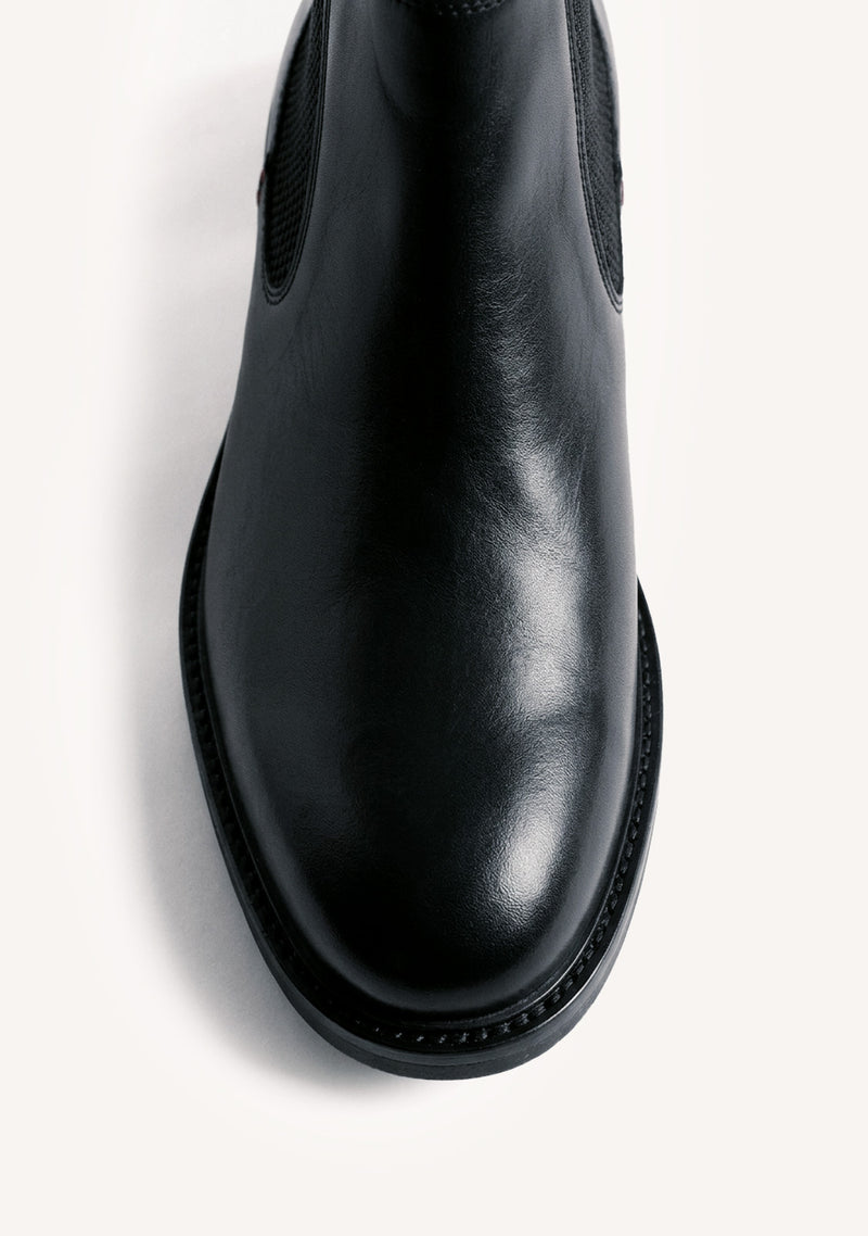 BLACK CHELSEA LEATHER ANKLE BOOTS