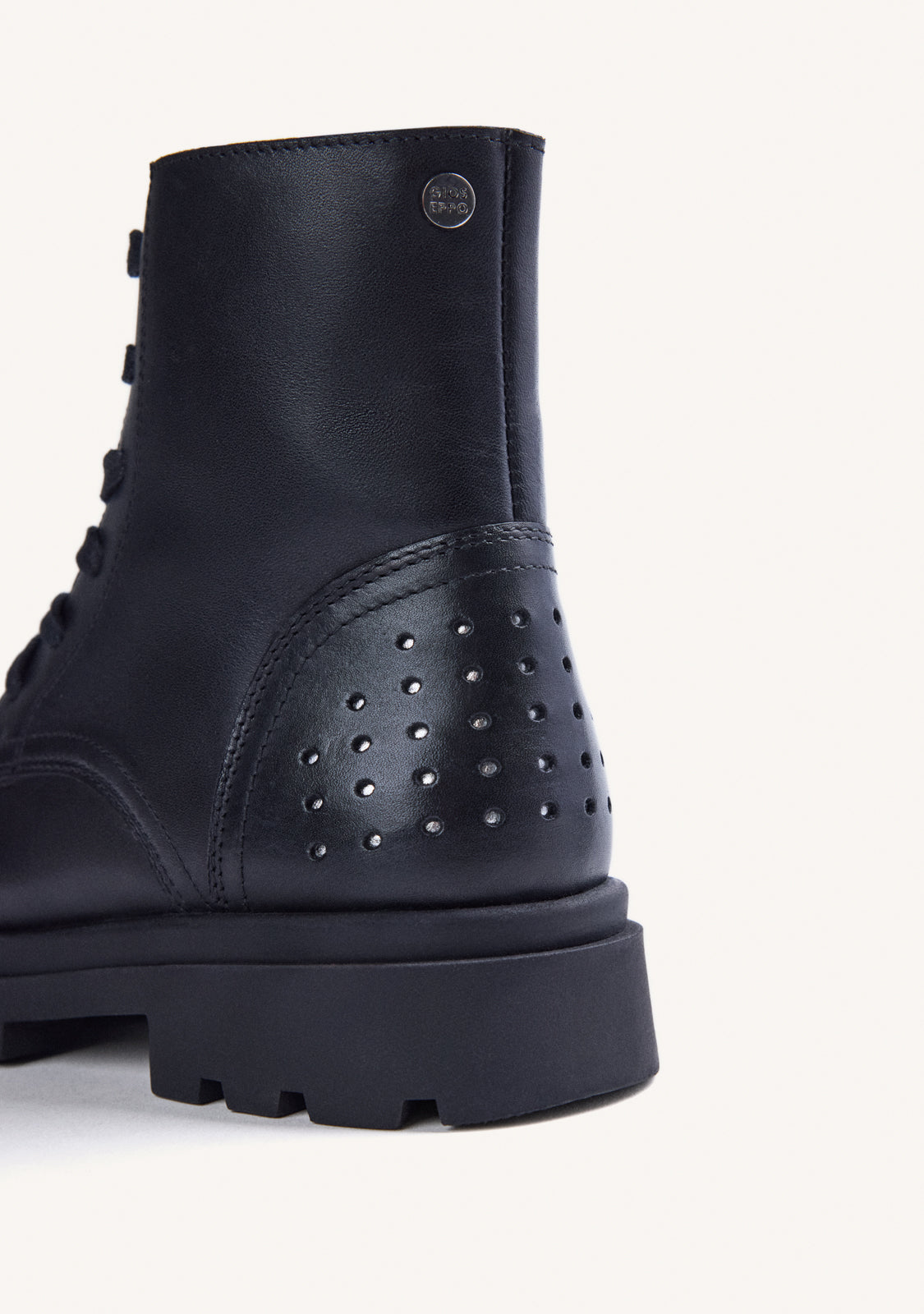 BOTAS NEGRO PIEL CON CREMALLERA