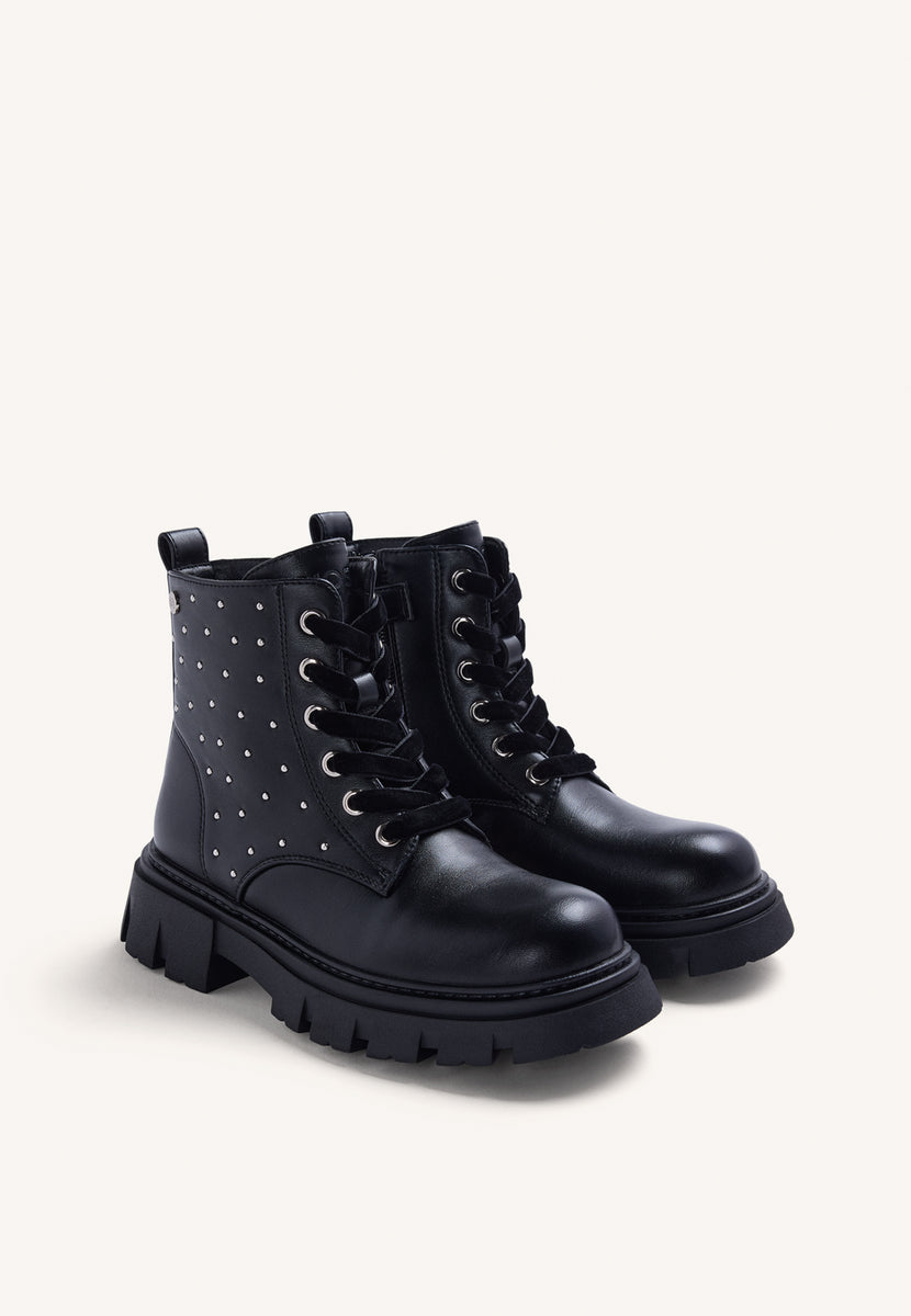 BLACK STUDDED BOOTS