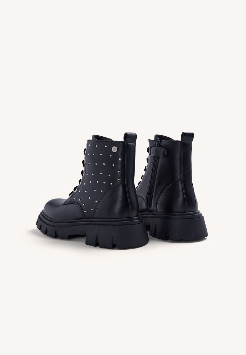 BLACK STUDDED BOOTS