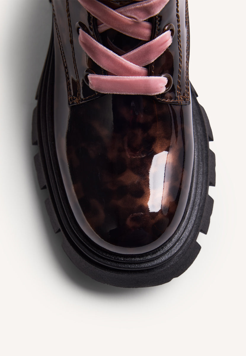 BOTAS MARRONS VERNIZADAS