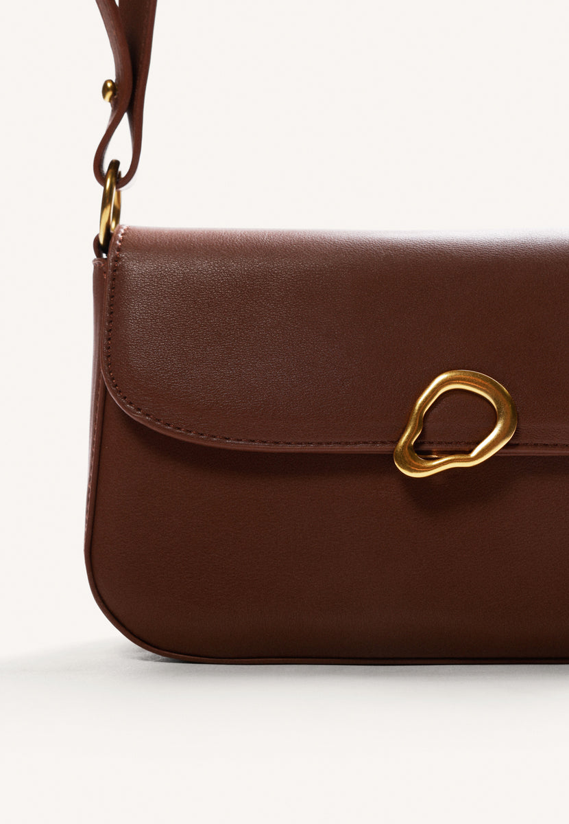 BOLSO BANDOLERA MARRÓN HEBILLA