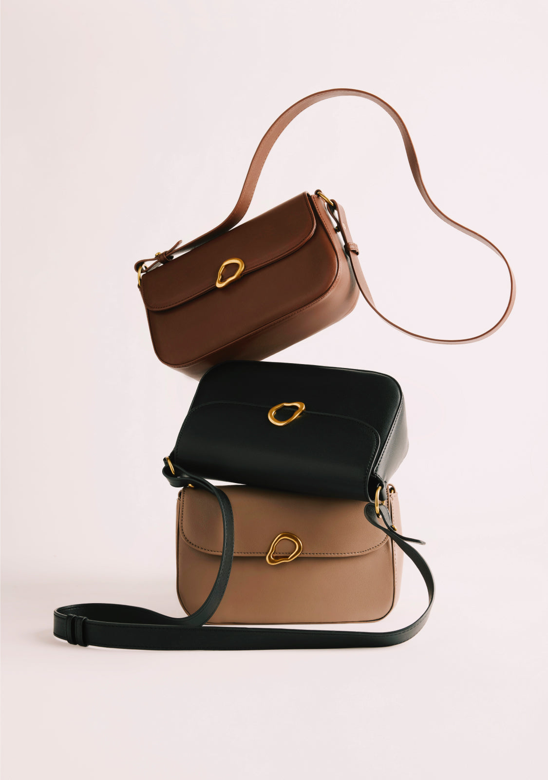 BOLSO BANDOLERA TAUPE HEBILLA