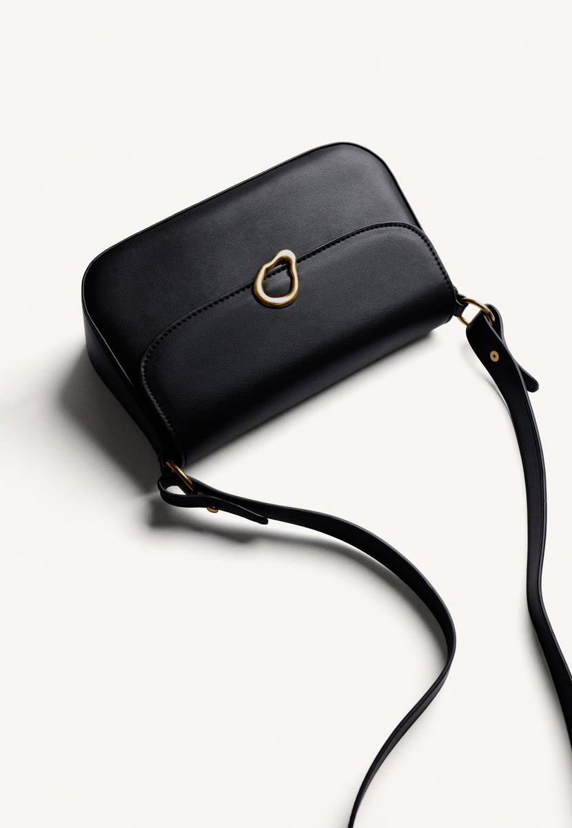 BOLSO BANDOLERA NEGRO HEBILLA