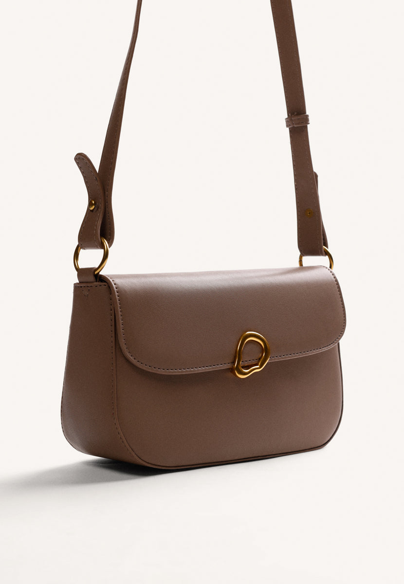BOLSO BANDOLERA TAUPE HEBILLA