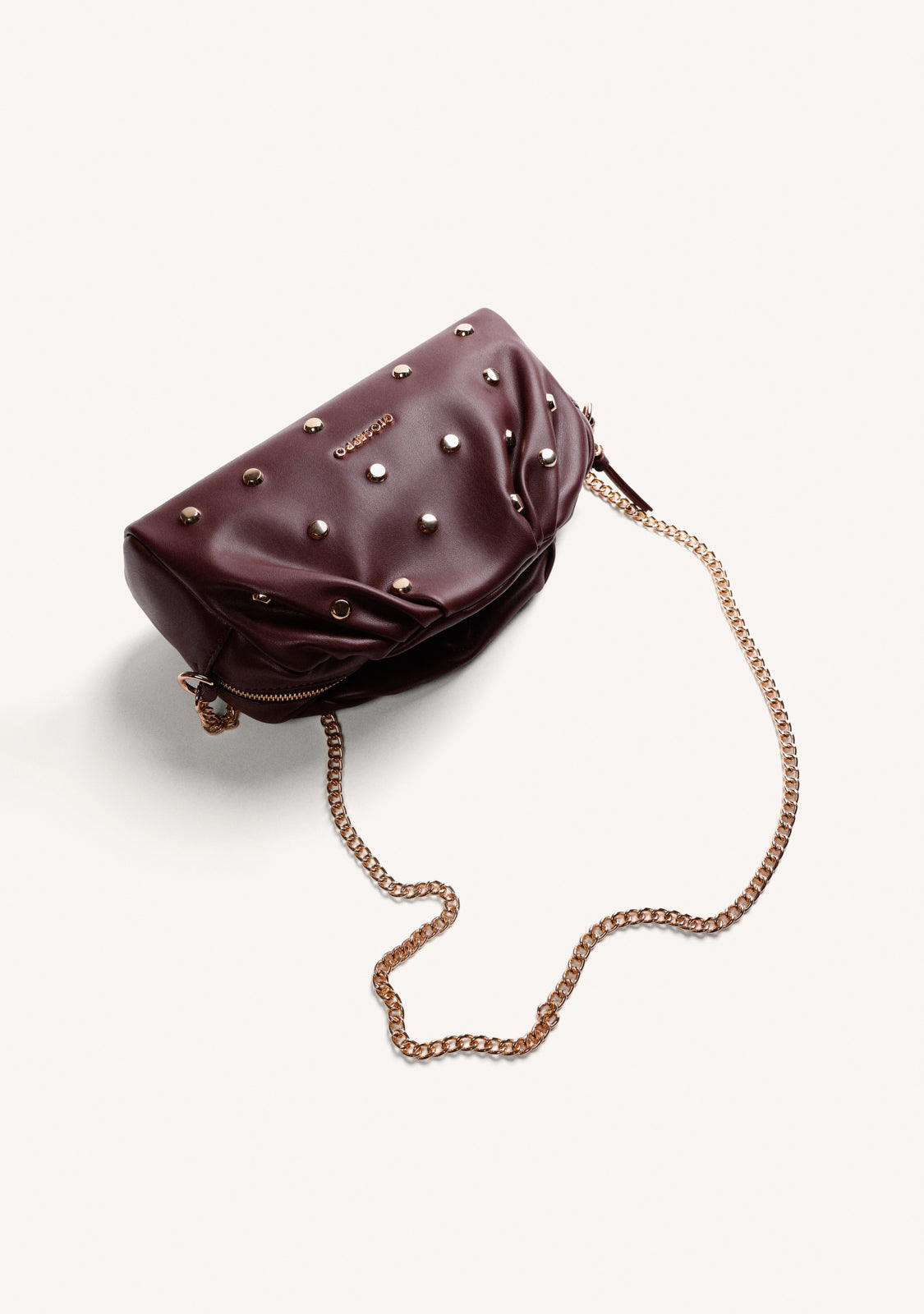 BOLSO BANDOLERA BURDEOS EFECTO ARRUGADO TACHAS