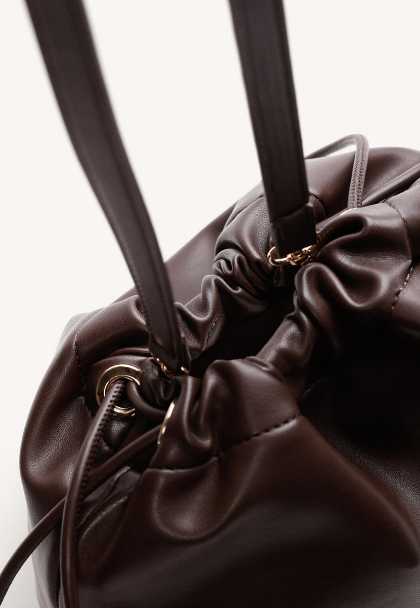 BOLSO BUCKET MARRÓN