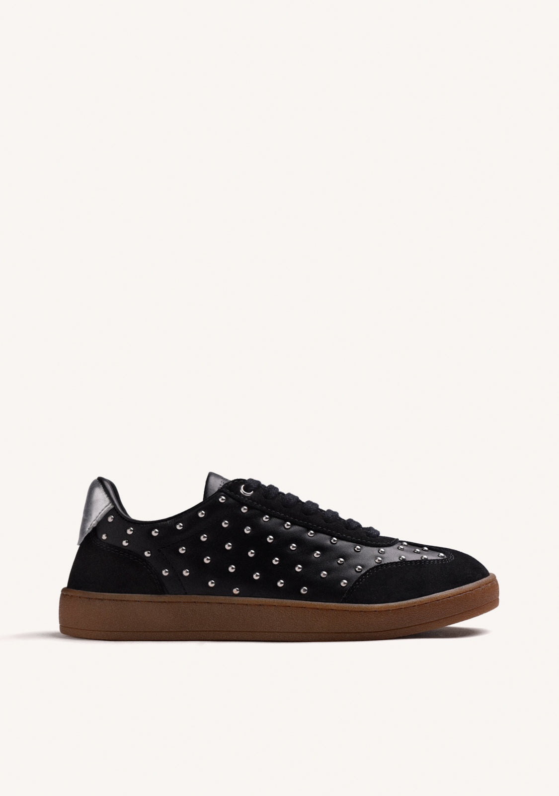 SCARPE DA GINNASTICA NERE IN PELLE CON BORCHIE