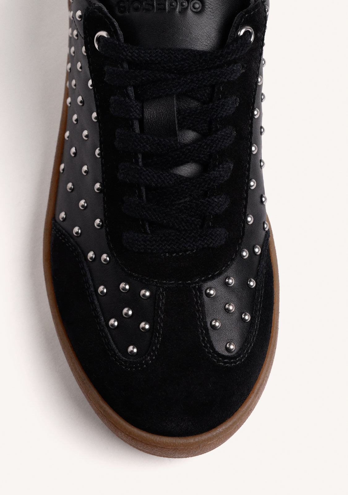 SCARPE DA GINNASTICA NERE IN PELLE CON BORCHIE