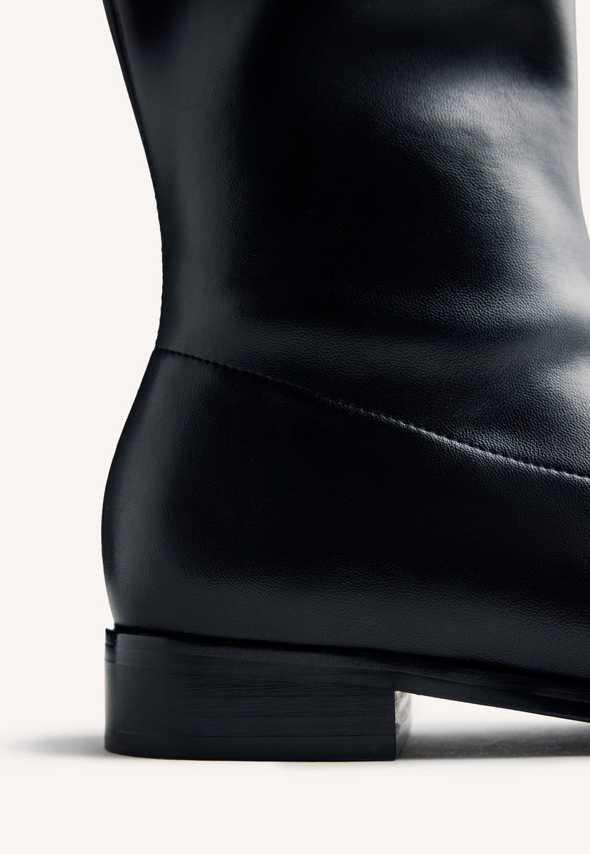BOTAS ALTAS PRETAS ELÁSTICAS