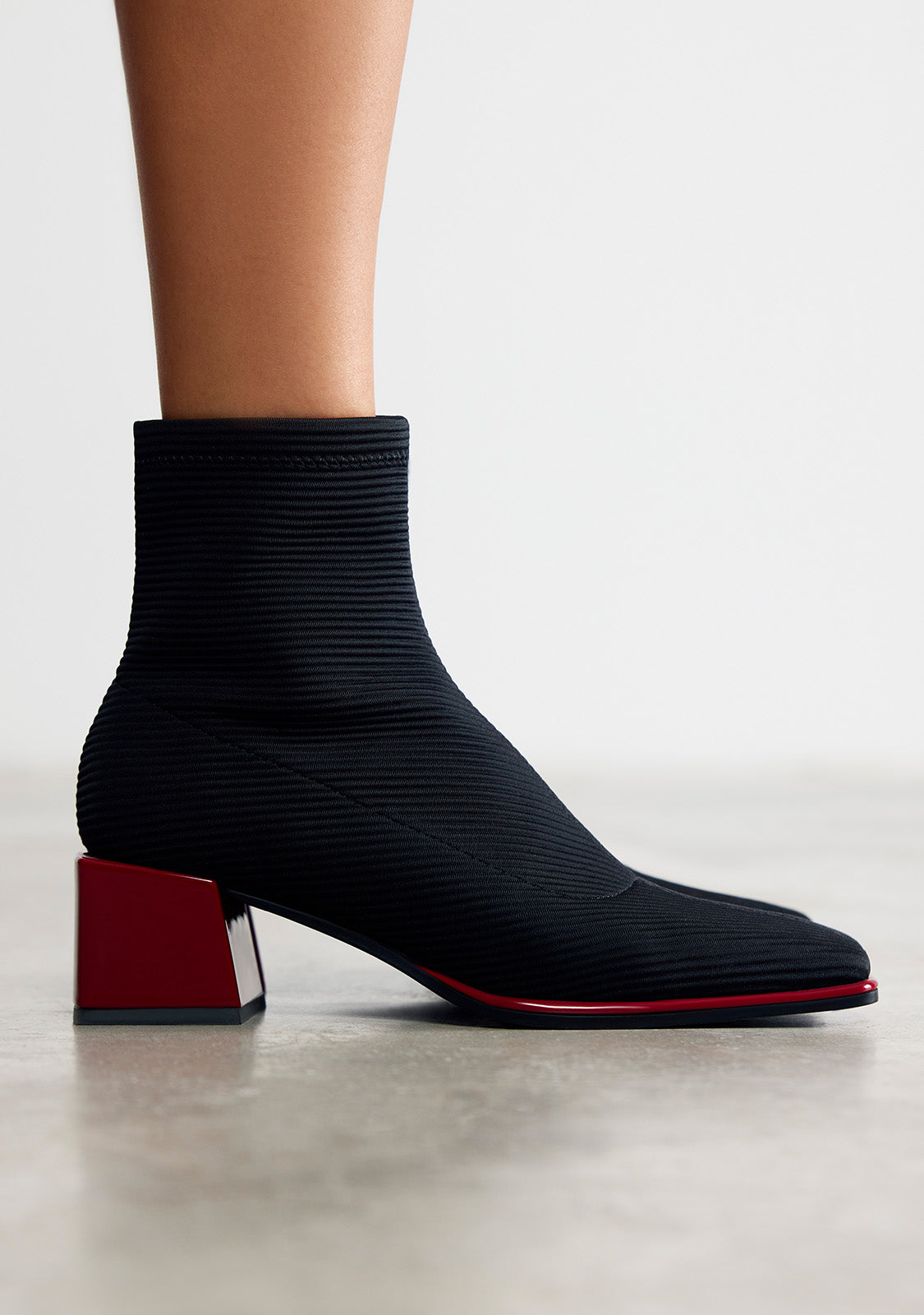 BOTINES ELÁSTICOS NEGROS