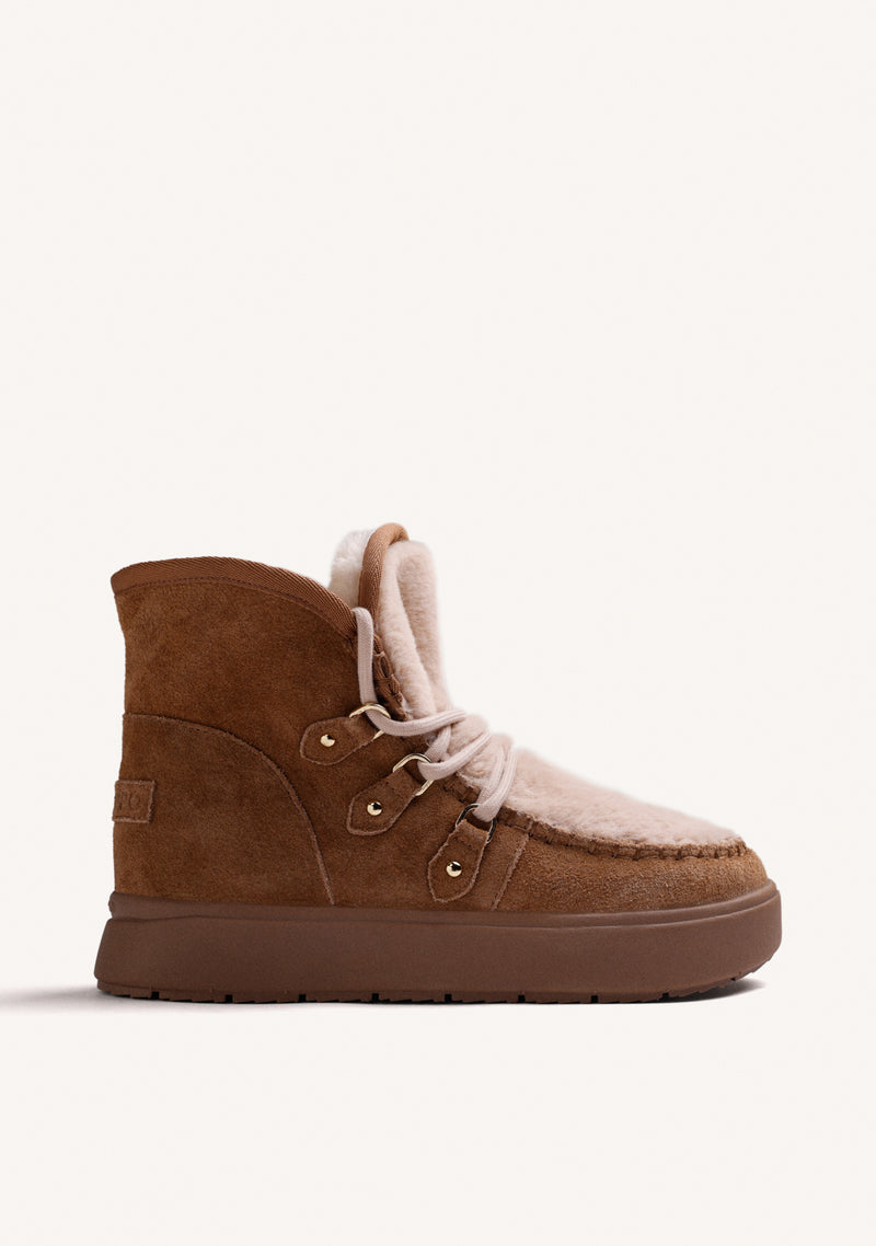 BROWN SUEDE APRÈS SKI STYLE BOOTS