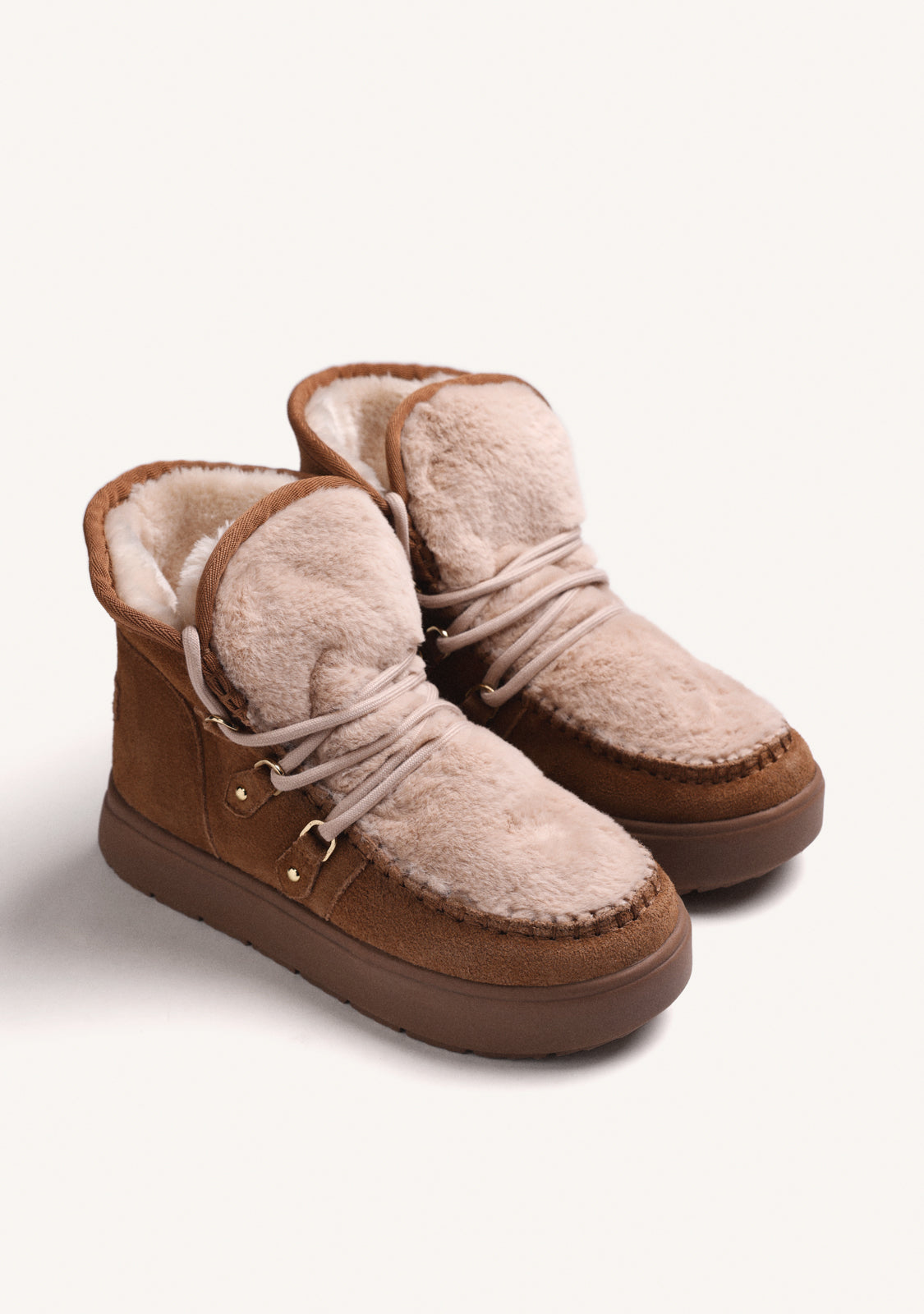 BROWN SUEDE APRÈS SKI STYLE BOOTS