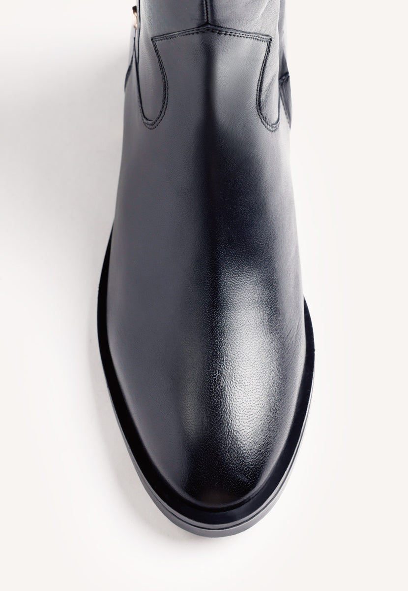 BOTAS PRETAS DE COURO
