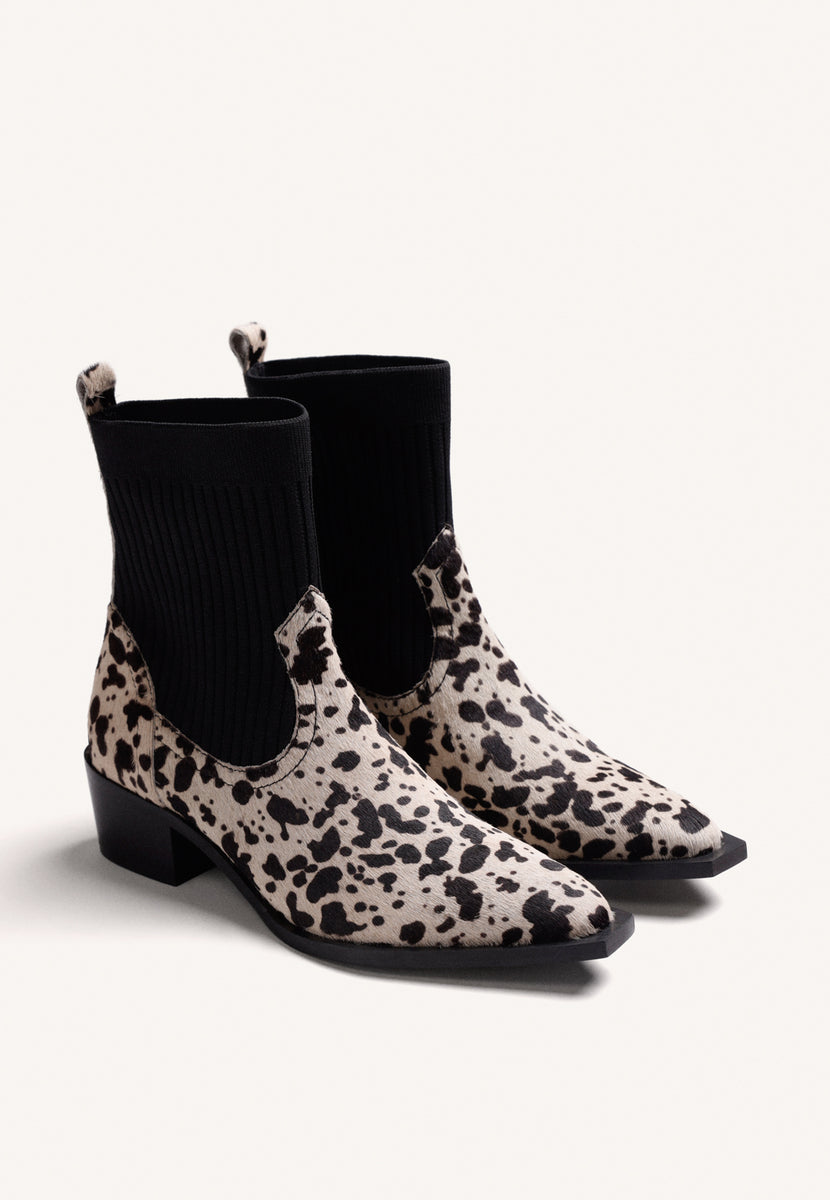 BOTAS COWBOY ELÁSTICAS EM PELE ESTAMPADA ANIMAL