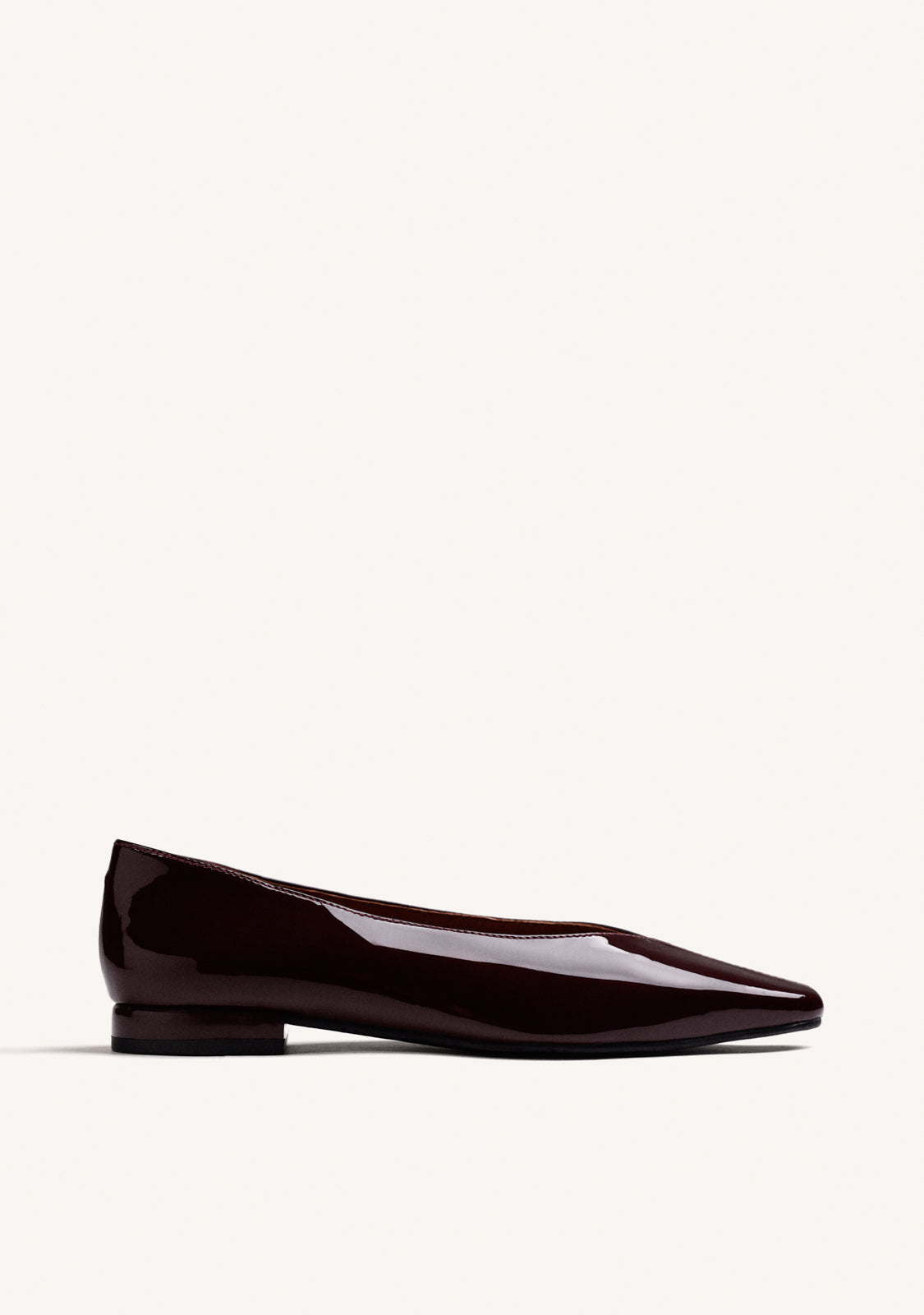 BURGUNDY PATENT LEATHER BALLET FLATS