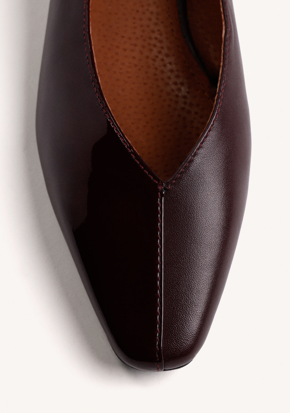 BURGUNDY PATENT LEATHER BALLET FLATS