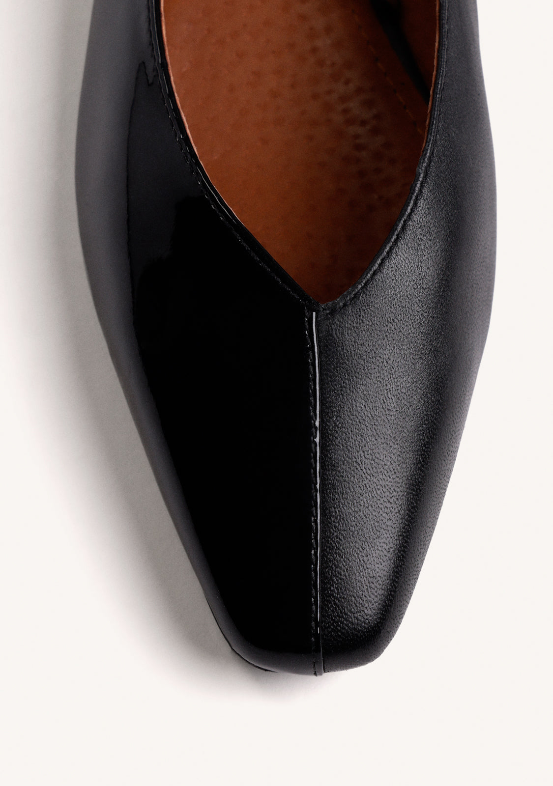 BLACK PATENT LEATHER BALLET FLATS