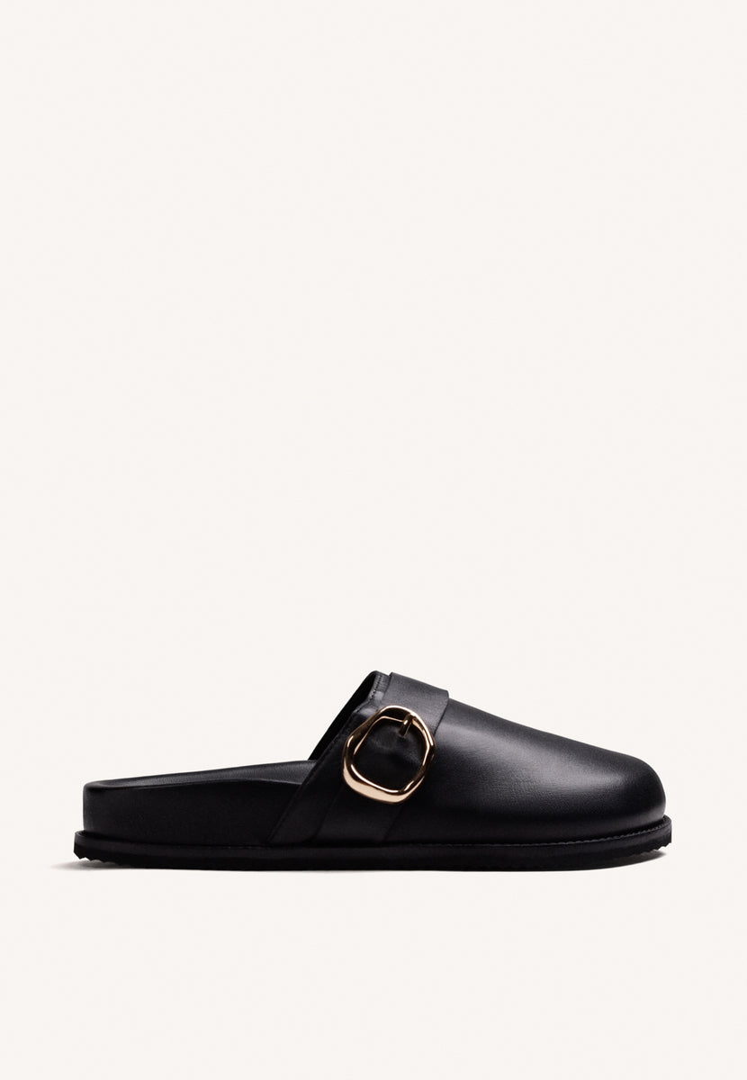 ZUECOS NEGRO PIEL HEBILLA