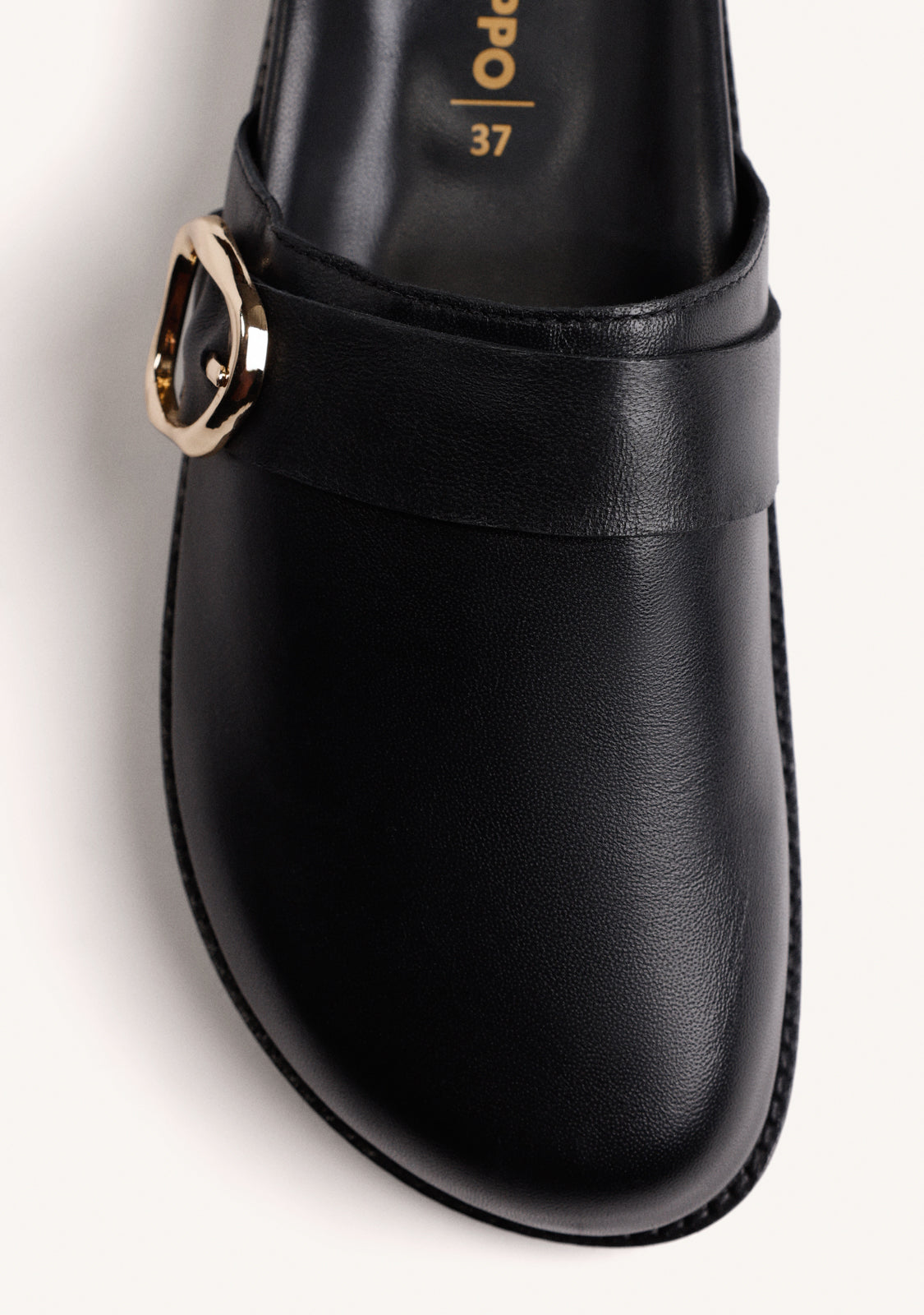 BLACK LEATHER CLOGS WITH BUCKLE