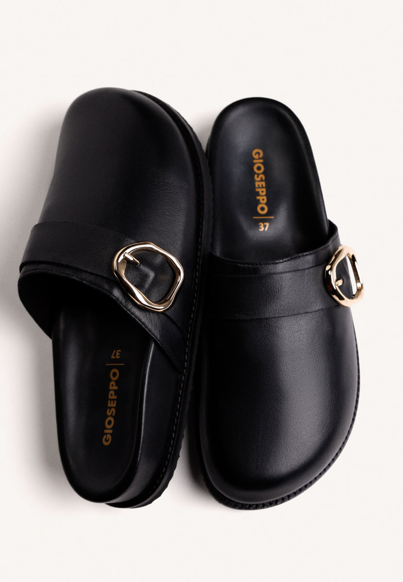 ZUECOS NEGRO PIEL HEBILLA
