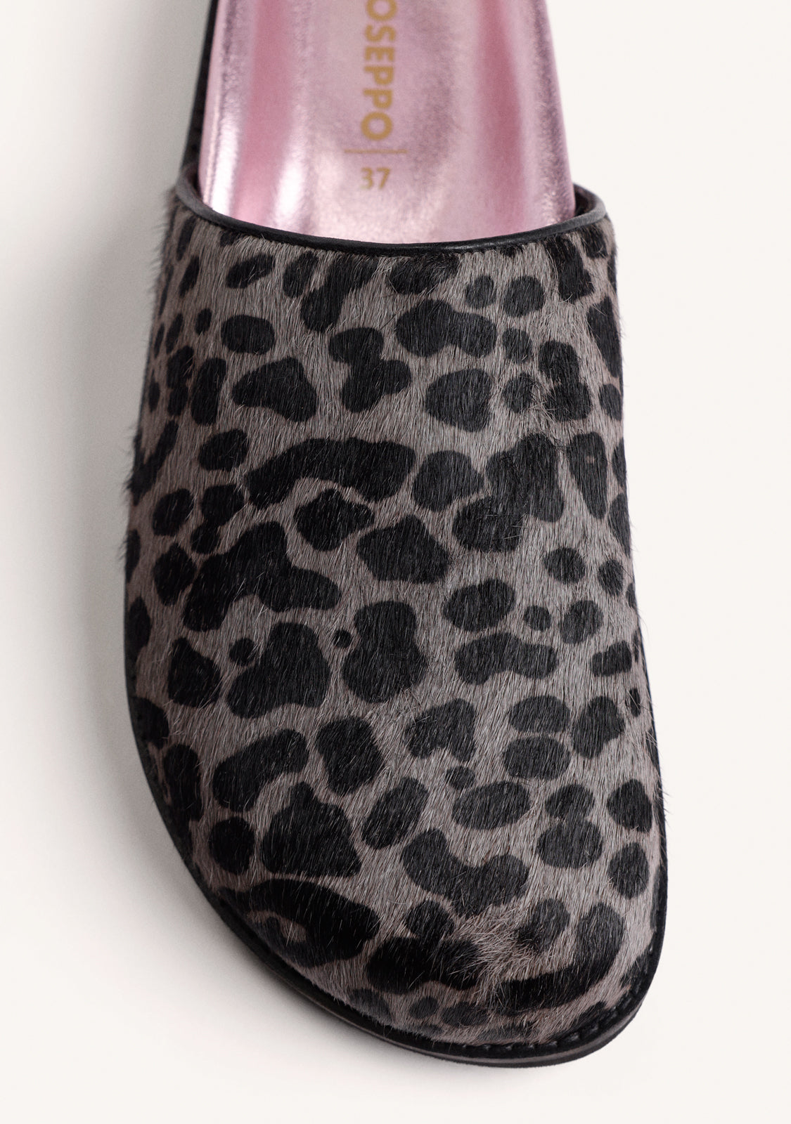 ZUECOS ESTAMPADO ANIMAL PIEL HEBILLA