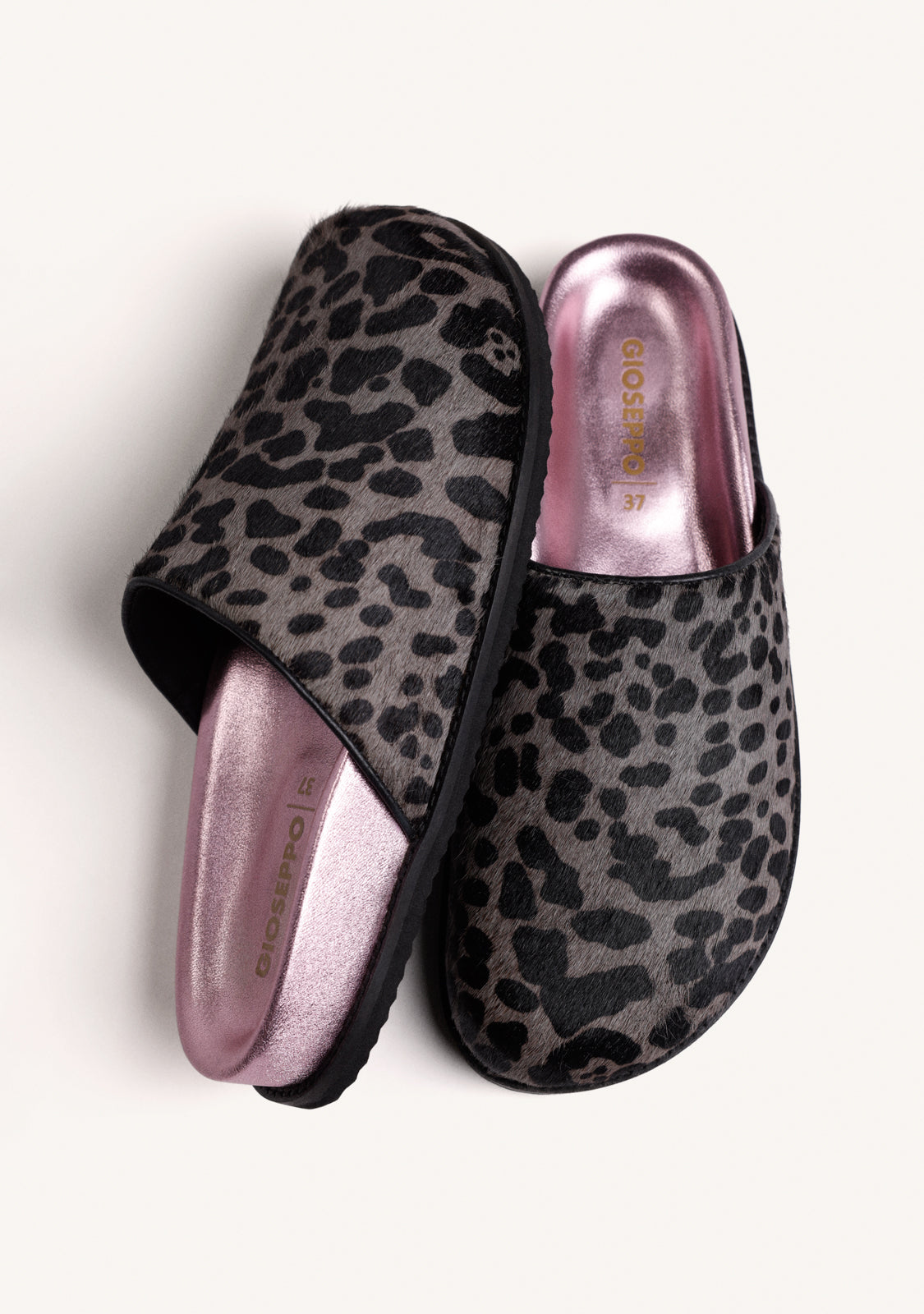 ZUECOS ESTAMPADO ANIMAL PIEL HEBILLA