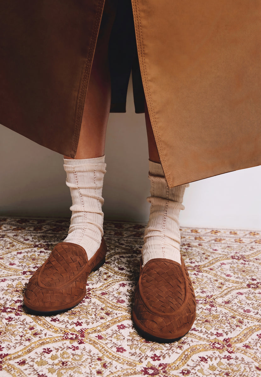 MOCASSINS CAMEL EM PELE TRANÇADA