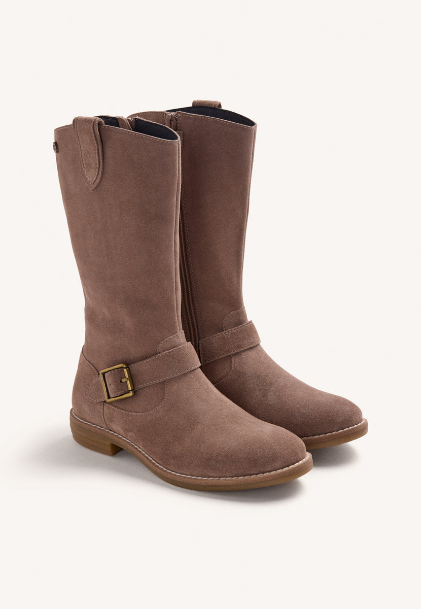 BOTAS TAUPE EM PELE CLÁSSICAS